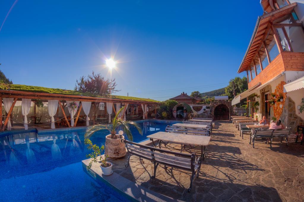 Tihiat Kut Complex Hotel Kyustendil Luaran gambar